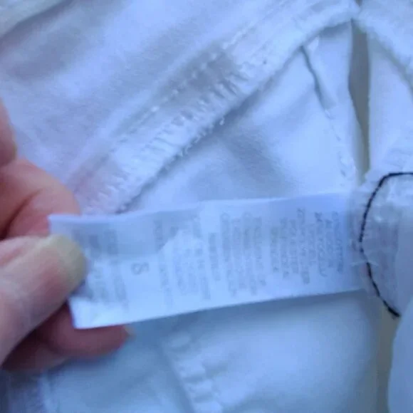 Democracy White Jeans size 8 - Picture 9 of 12